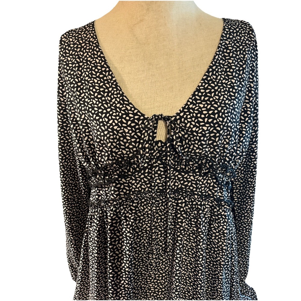 ALTERED STATE Dress Black And White Size Medium Long Sleeve Pullover - Picture 2 of 4